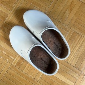 Aime leon dore white rubber clogs MEN’S 8/8.5